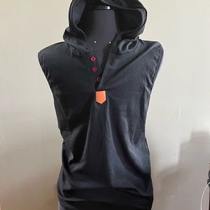 Sleeveless Hooded T-Shirt